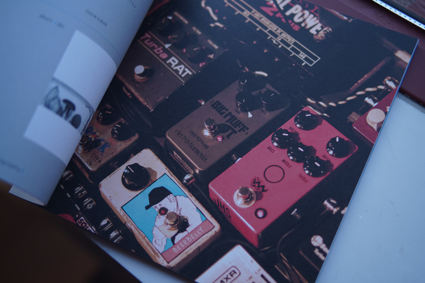 映画『A DOCUMENTARY FILM OF LOSTAGE -ひかりのまち、わたしたちの-』パンフレット